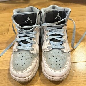 Size 5.5Y Nike Air Jordan 1 Mid SE 'Ice Blue' White Black DV1308-104